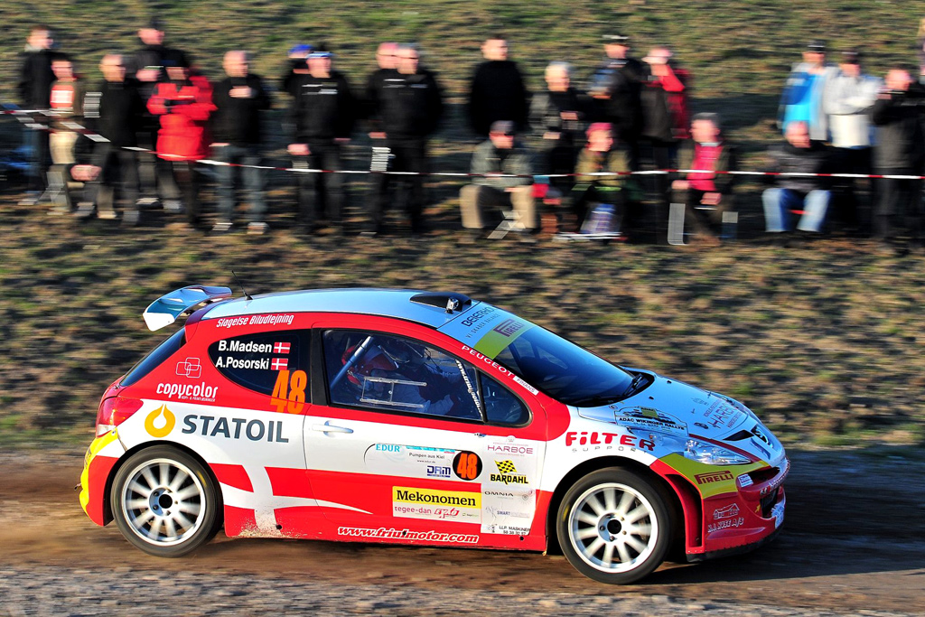 Der bliver noget at se på for tilskuerne i JUAL Rally, når de regerende rallymestre Brian Madsen og Anja Posorski stiller til start i deres Peugeot 207 Super 2000.
(Foto: Michael Eisenberg)